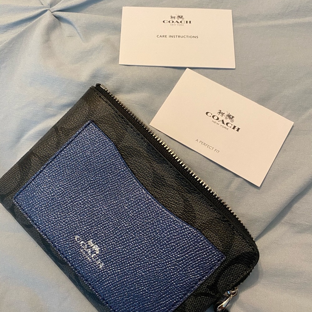 New never used Coach wristlet